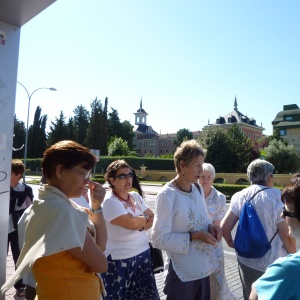 Esperando al autobús que nos llevará a Salamanca