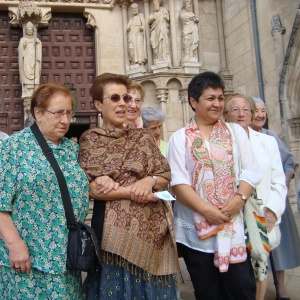 Preparadas para entrar en la catedral.