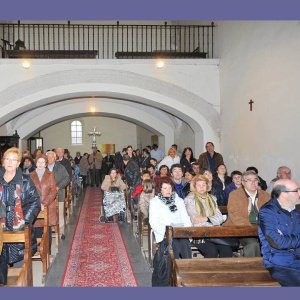 Durante la Eucaristía.